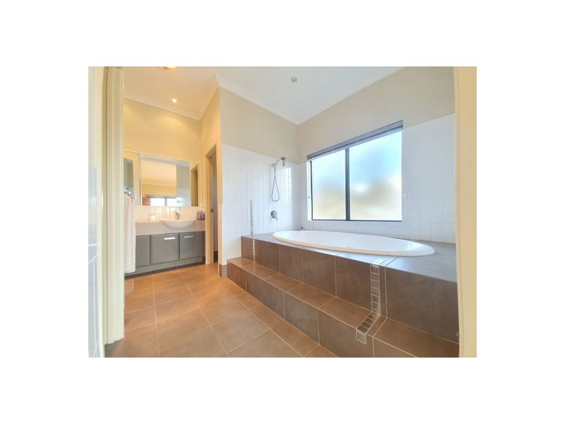 15 Darbyshire Drive, Subiaco WA 6008