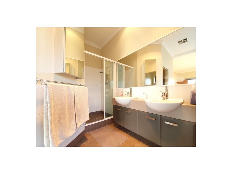 15 Darbyshire Drive, Subiaco WA 6008