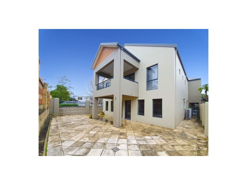 15 Darbyshire Drive, Subiaco WA 6008