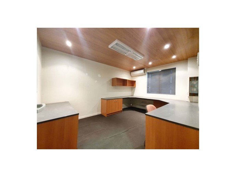 3/9 Corokia Way, Bibra Lake WA 6163