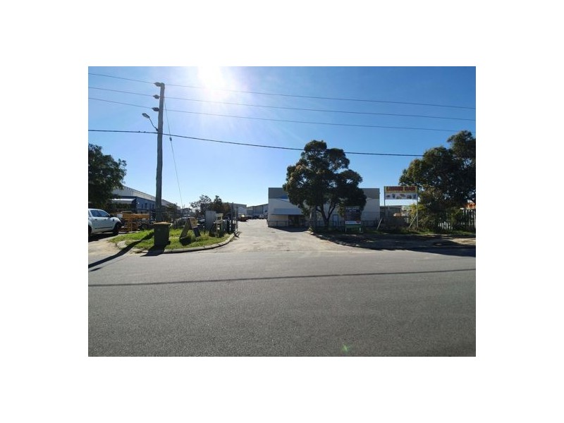 3/9 Corokia Way, Bibra Lake WA 6163