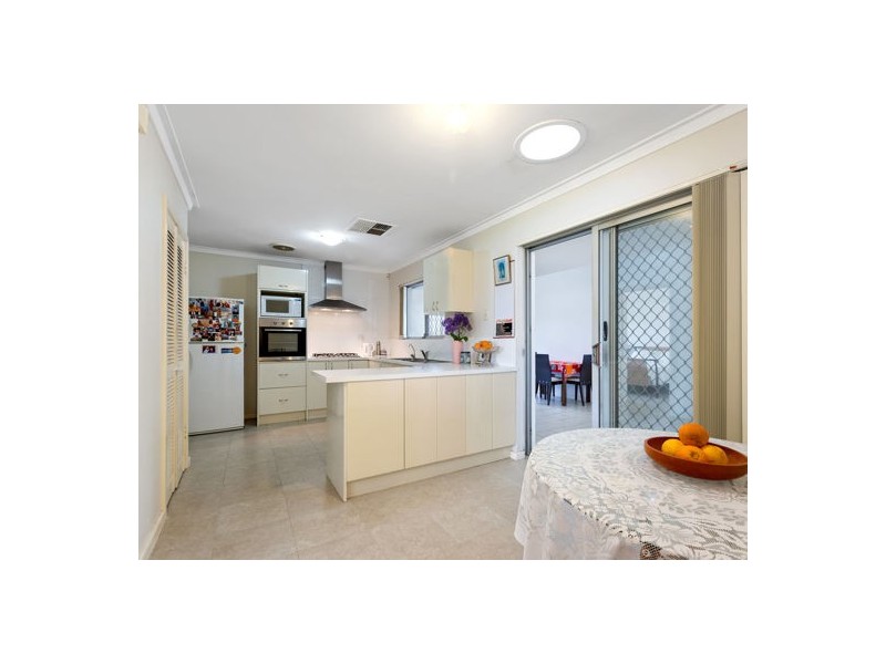 8 Kidson Street, Kardinya WA 6163