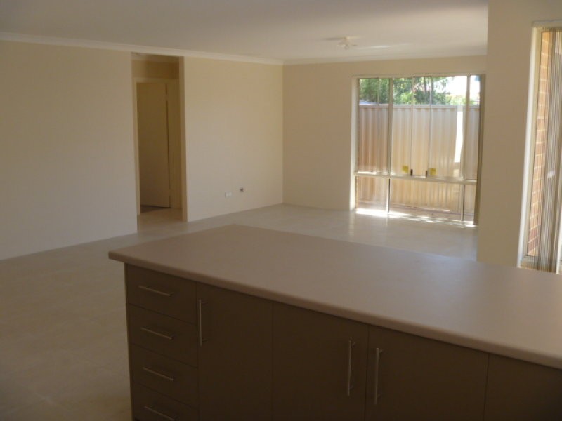 4/58 Bert Street, Gosnells WA 6110