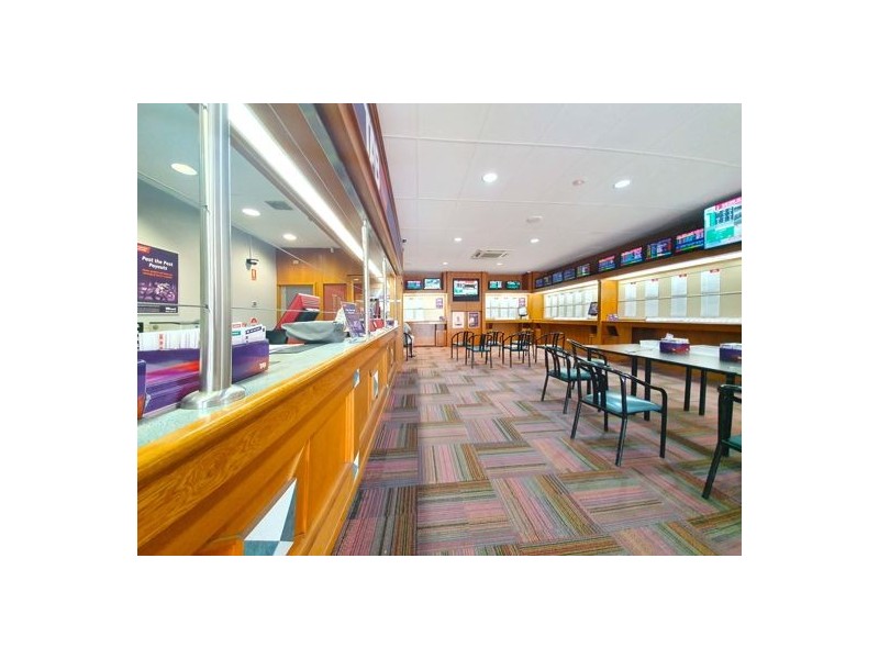 71 Leach Hwy, Willagee WA 6156