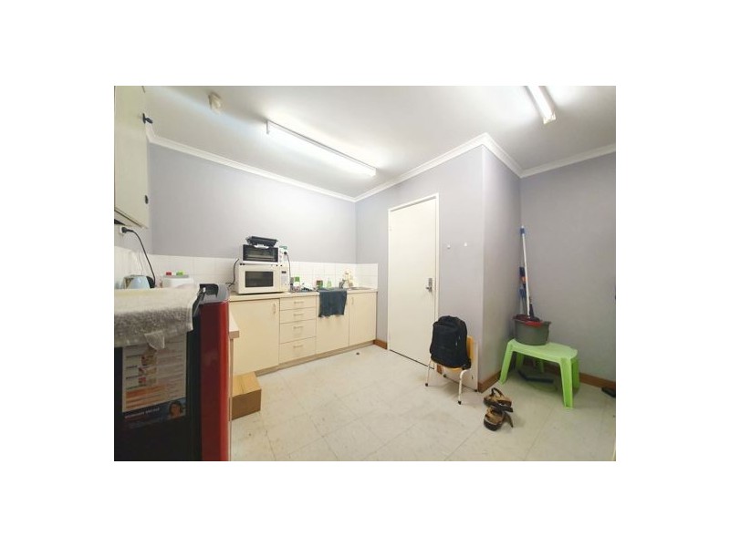 71 Leach Hwy, Willagee WA 6156