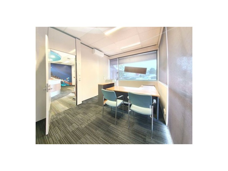 71 Leach Hwy, Willagee WA 6156