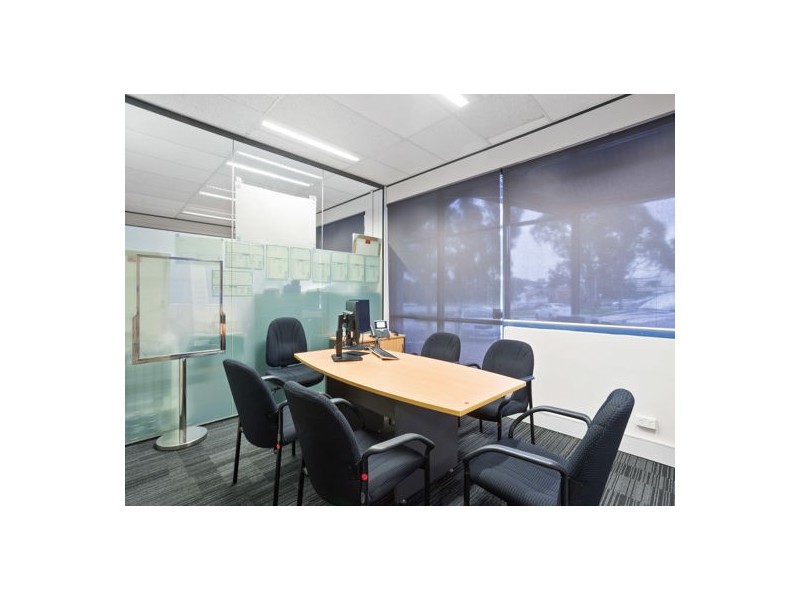 71 Leach Hwy, Willagee WA 6156