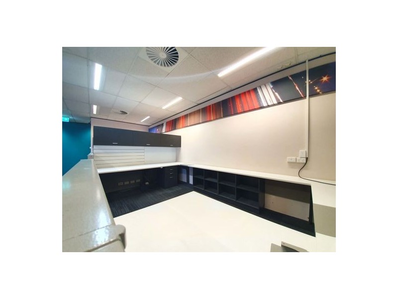 71 Leach Hwy, Willagee WA 6156