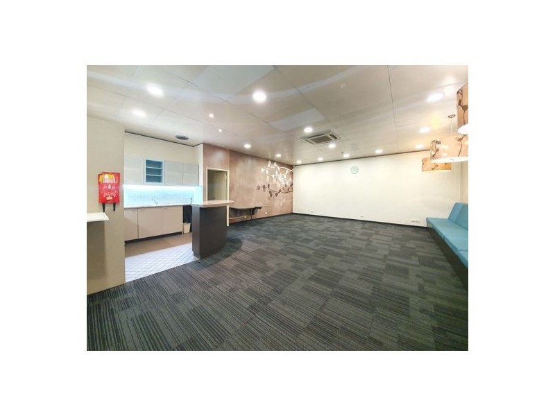 71 Leach Hwy, Willagee WA 6156