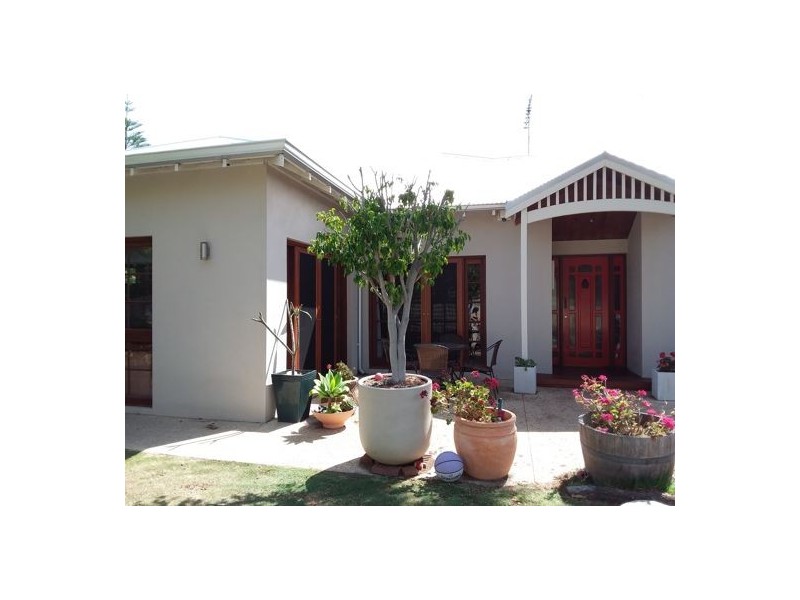 81 Oakover St, East Fremantle WA 6158