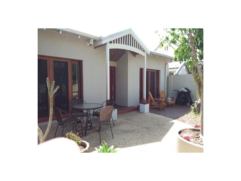 81 Oakover St, East Fremantle WA 6158