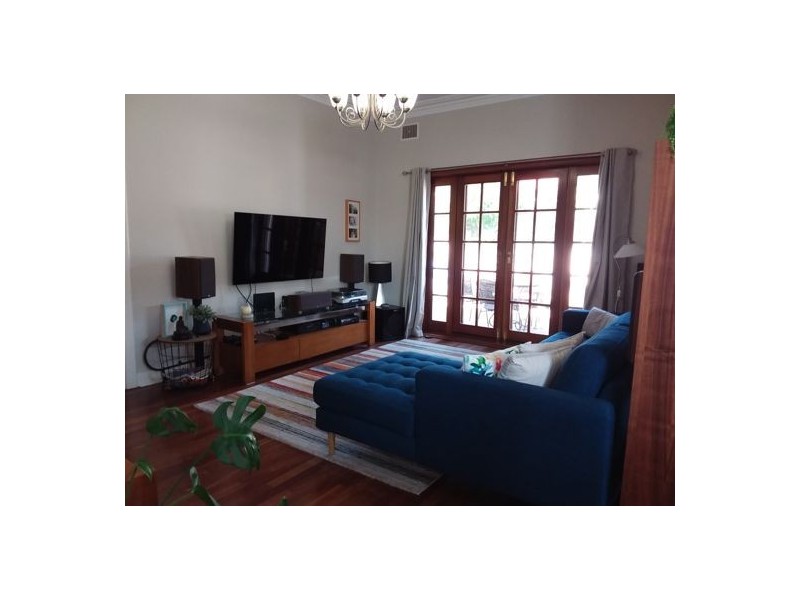 81 Oakover St, East Fremantle WA 6158