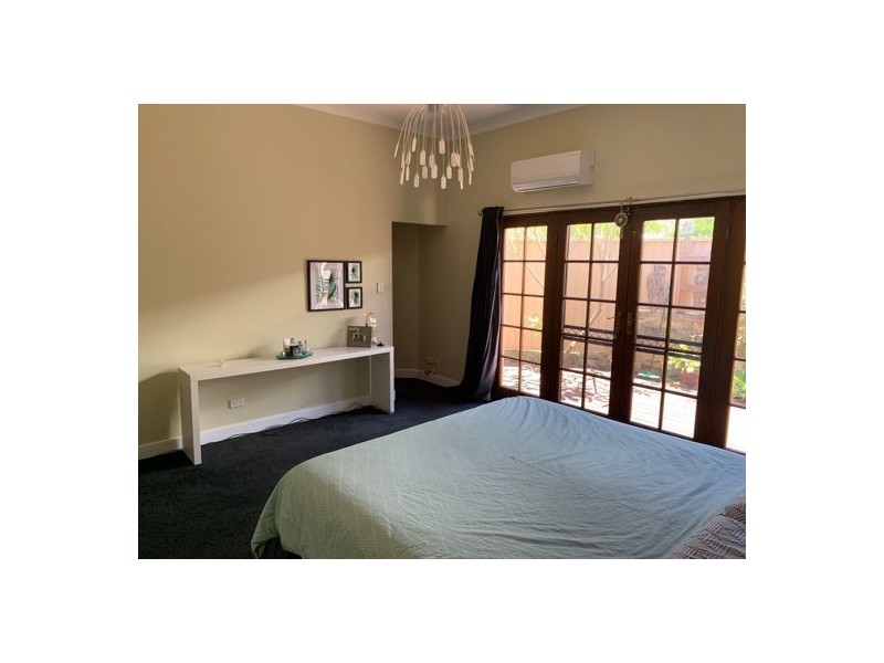 81 Oakover St, East Fremantle WA 6158