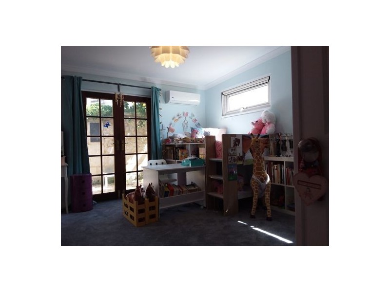 81 Oakover St, East Fremantle WA 6158