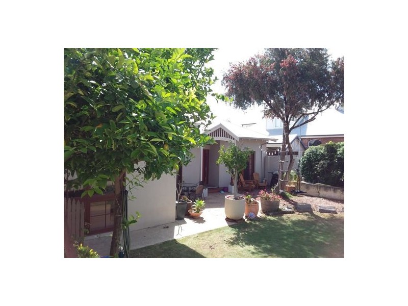 81 Oakover St, East Fremantle WA 6158