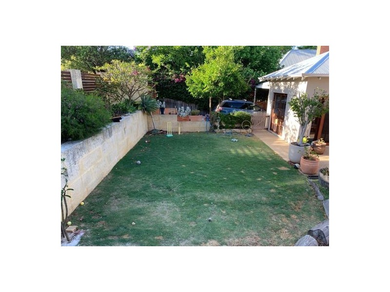 81 Oakover St, East Fremantle WA 6158