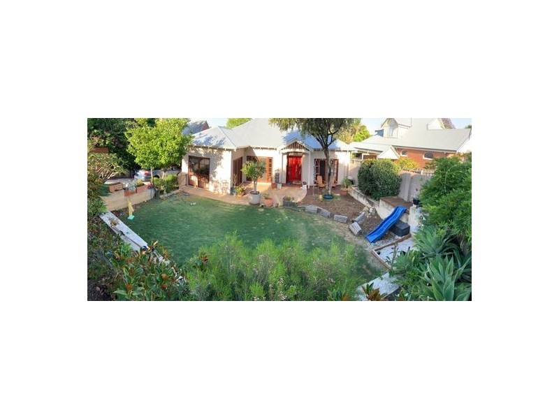 81 Oakover St, East Fremantle WA 6158