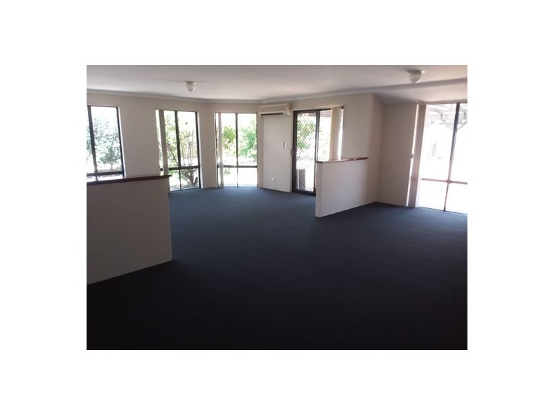 6 Curry Crt, Huntingdale WA 6110