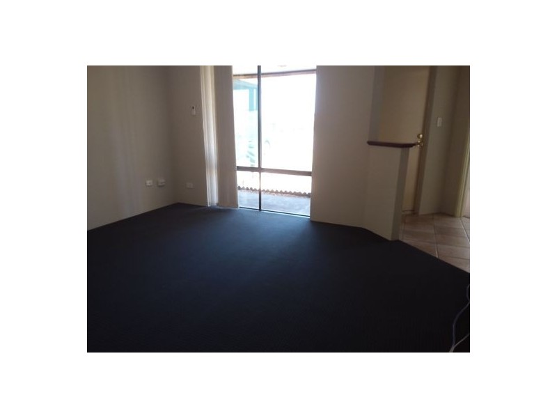 6 Curry Crt, Huntingdale WA 6110