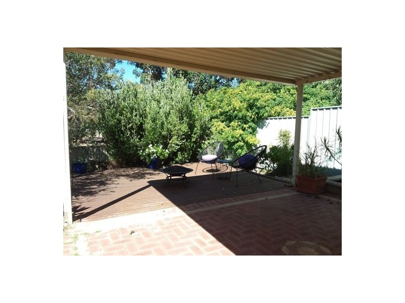 19A Buckingham Crs, Kardinya WA 6163