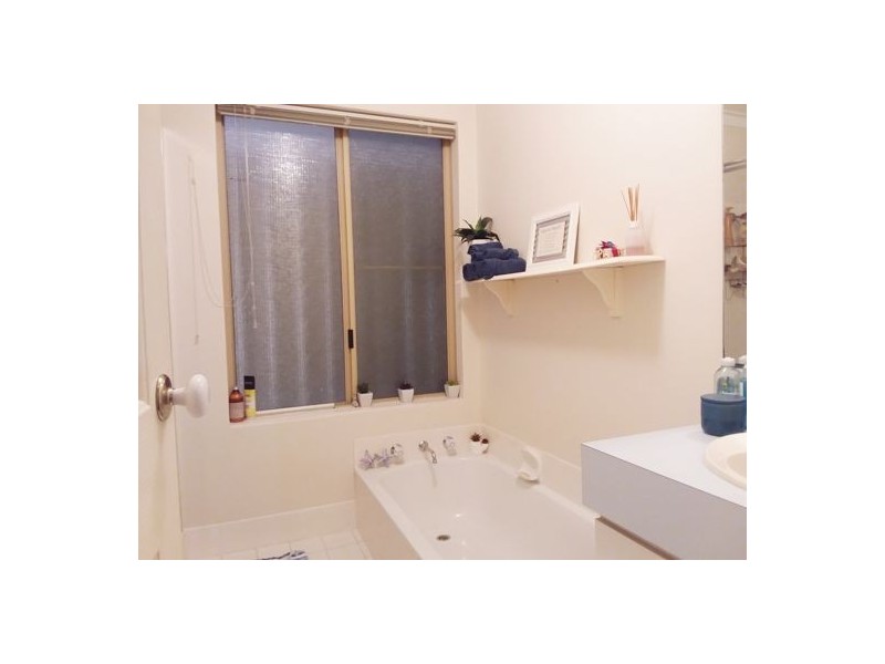 19A Buckingham Crs, Kardinya WA 6163