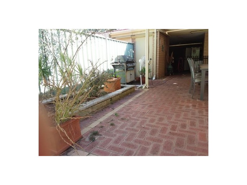 19A Buckingham Crs, Kardinya WA 6163