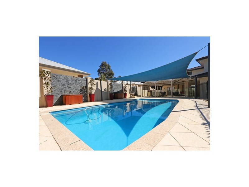 1 Shirley Ave, Mount Pleasant WA 6153