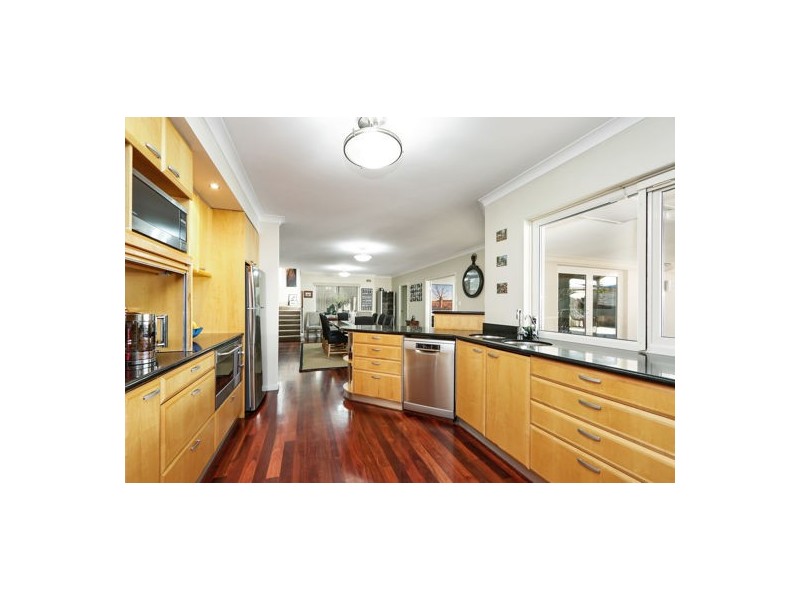 1 Shirley Ave, Mount Pleasant WA 6153