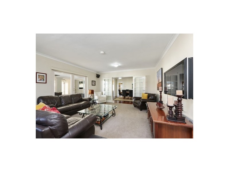 1 Shirley Ave, Mount Pleasant WA 6153