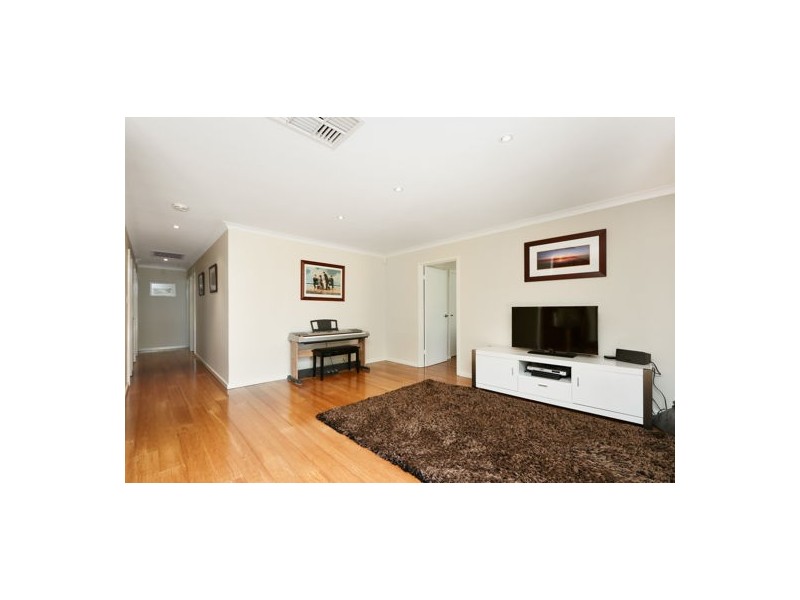 1 Shirley Ave, Mount Pleasant WA 6153