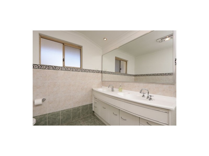 1 Shirley Ave, Mount Pleasant WA 6153