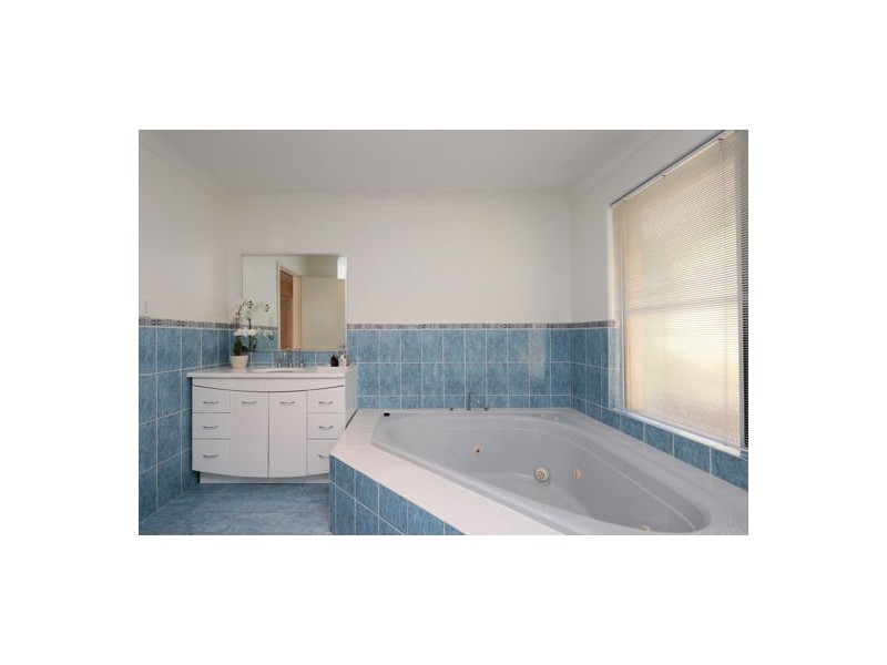 1 Shirley Ave, Mount Pleasant WA 6153