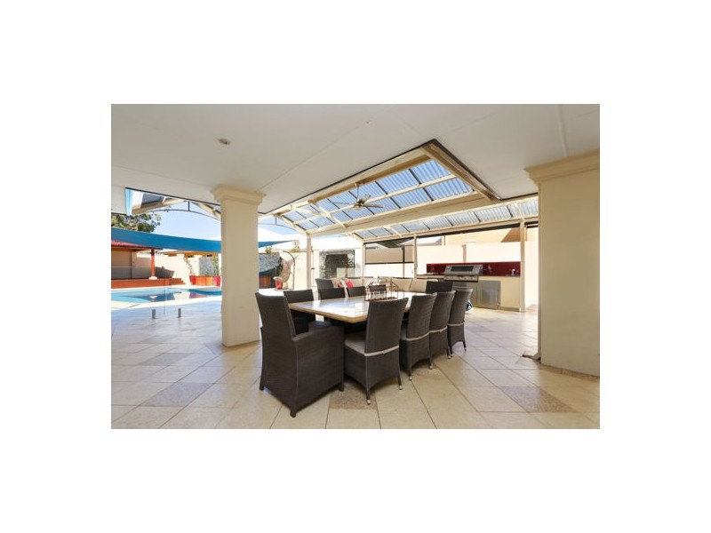 1 Shirley Ave, Mount Pleasant WA 6153