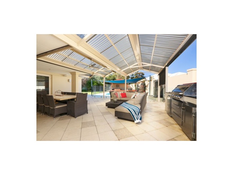 1 Shirley Ave, Mount Pleasant WA 6153