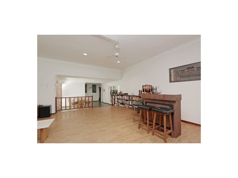 1 Grosse Rd, Applecross WA 6153