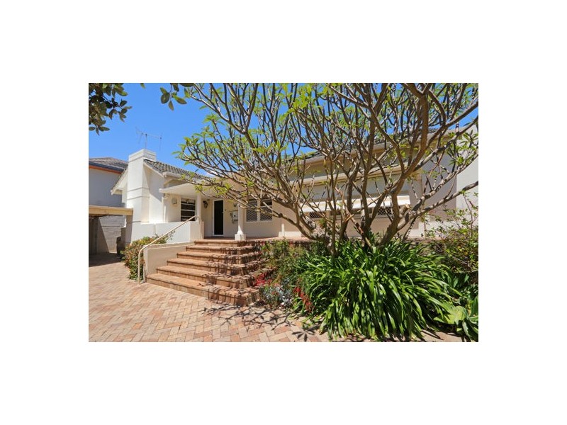 1 Grosse Rd, Applecross WA 6153