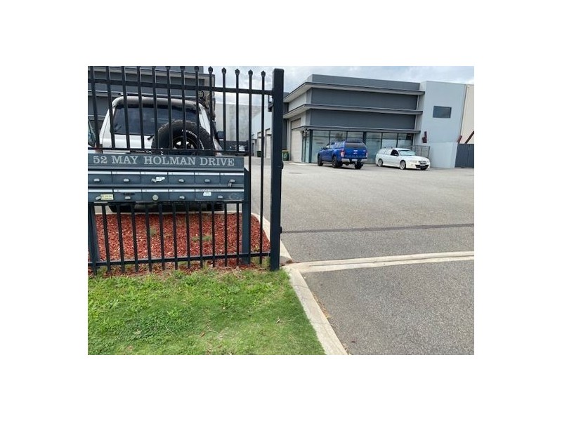 6/52 May Holman Drive, Bassendean WA 6054