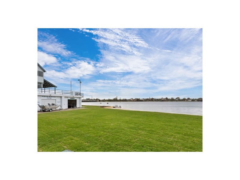 15/7 The Esplanade, Mount Pleasant WA 6153