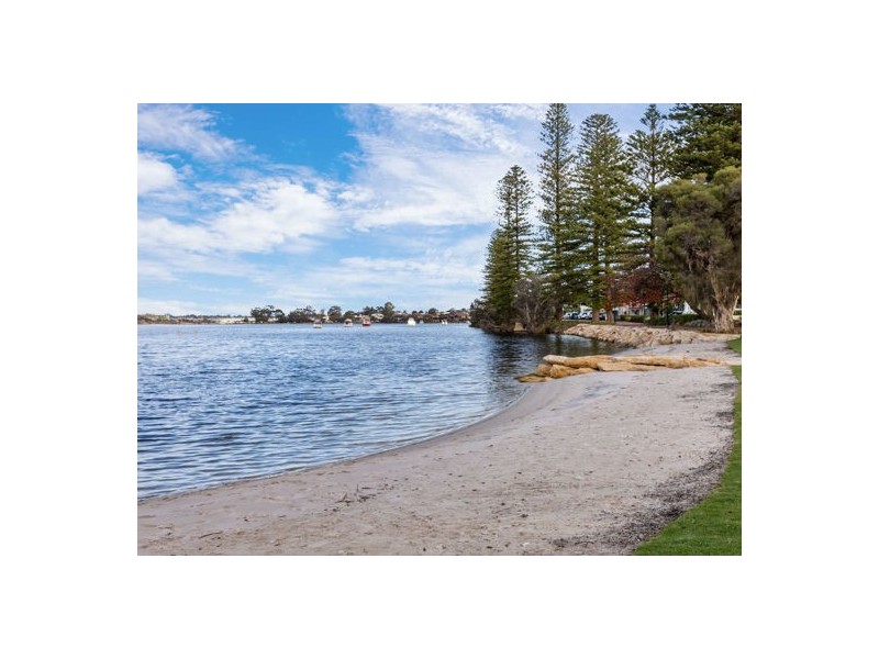 15/7 The Esplanade, Mount Pleasant WA 6153