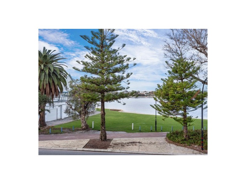 15/7 The Esplanade, Mount Pleasant WA 6153