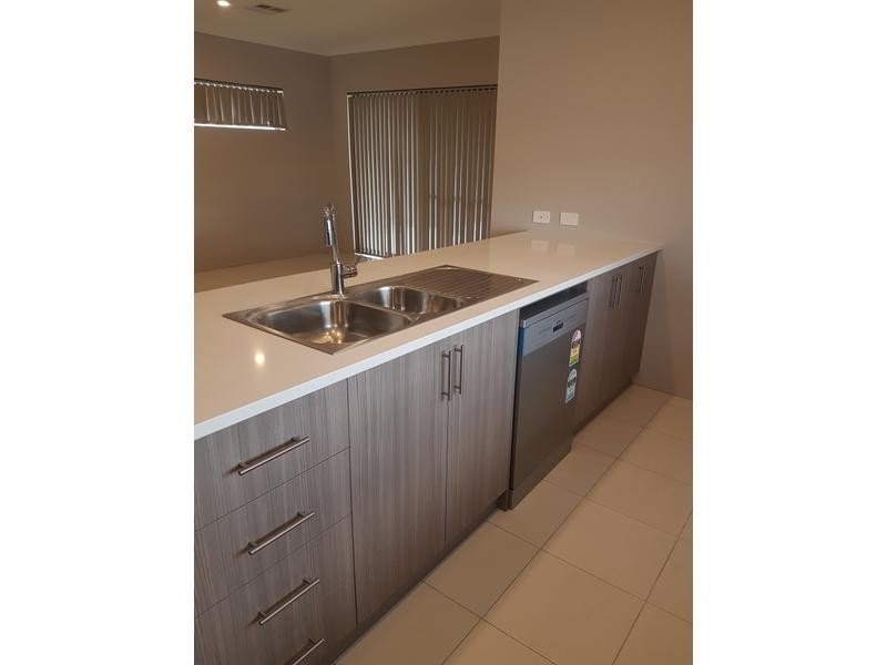 9 Greenwich Way, Success WA 6164