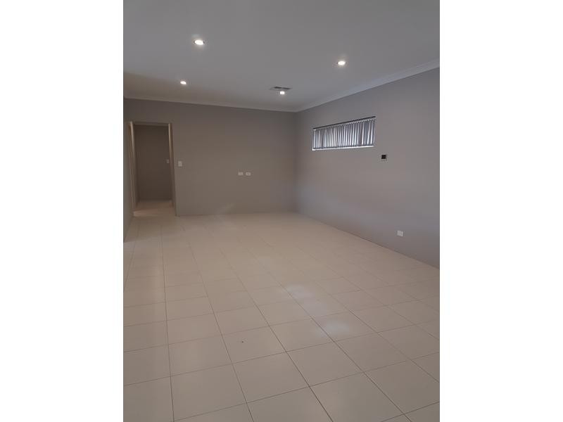 9 Greenwich Way, Success WA 6164