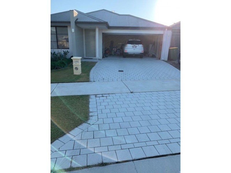 9 Greenwich Way, Success WA 6164