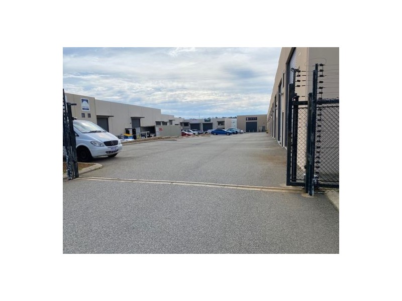 11/6 Quarimor Street, Bibra Lake WA 6163