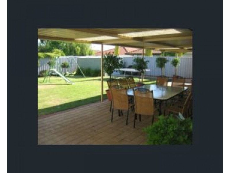 4 Folland Parade, Atwell WA 6164