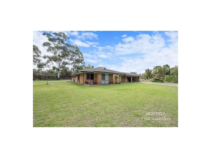 93 Tuart Road, Oakford WA 6121
