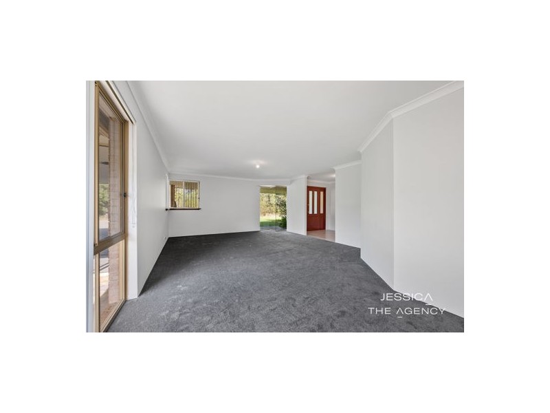 93 Tuart Road, Oakford WA 6121