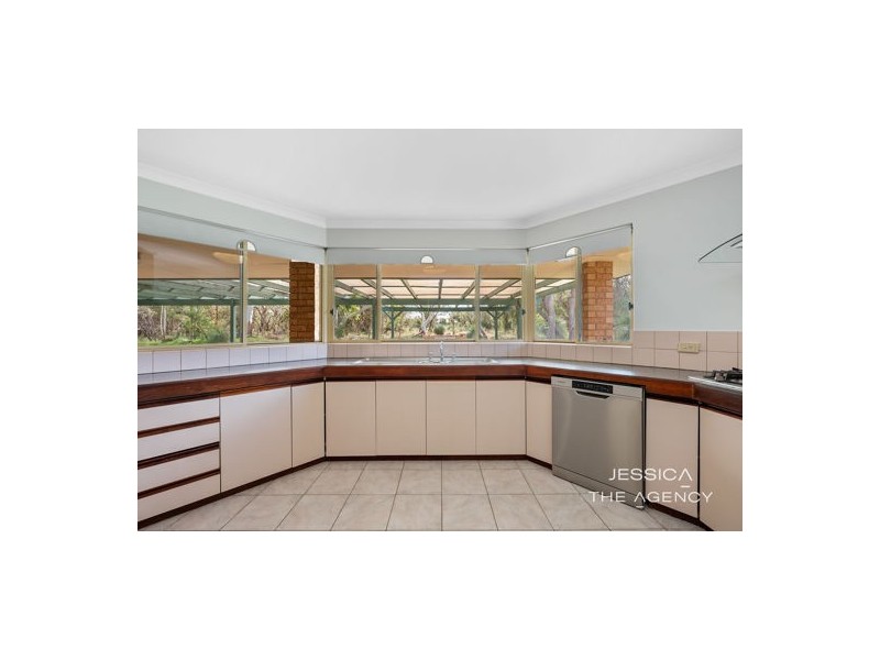 93 Tuart Road, Oakford WA 6121