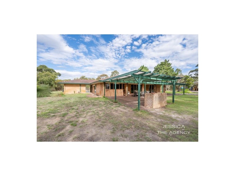 93 Tuart Road, Oakford WA 6121
