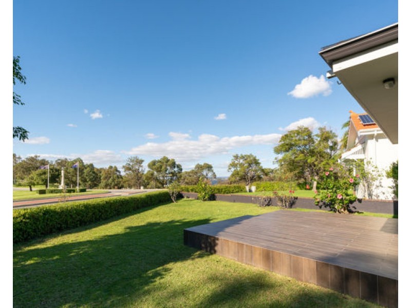 2 Waratah Avenue, Dalkeith WA 6009